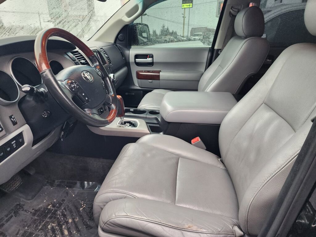 Used 2012 Toyota Sequoia Platinum image 21