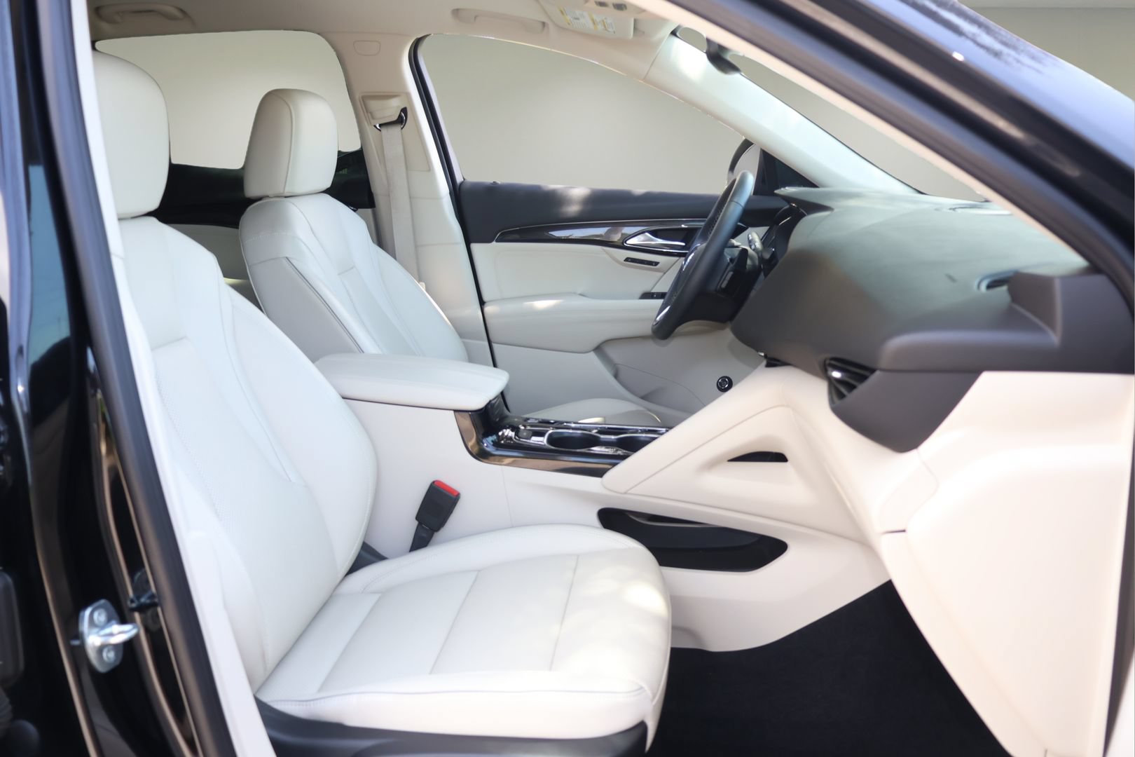 Used 2021 Buick Envision Essence FWD image 17