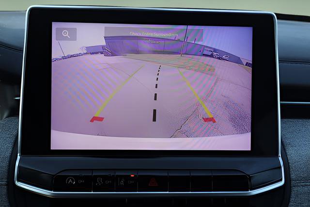 Used 2023 Jeep Compass Latitude image 15