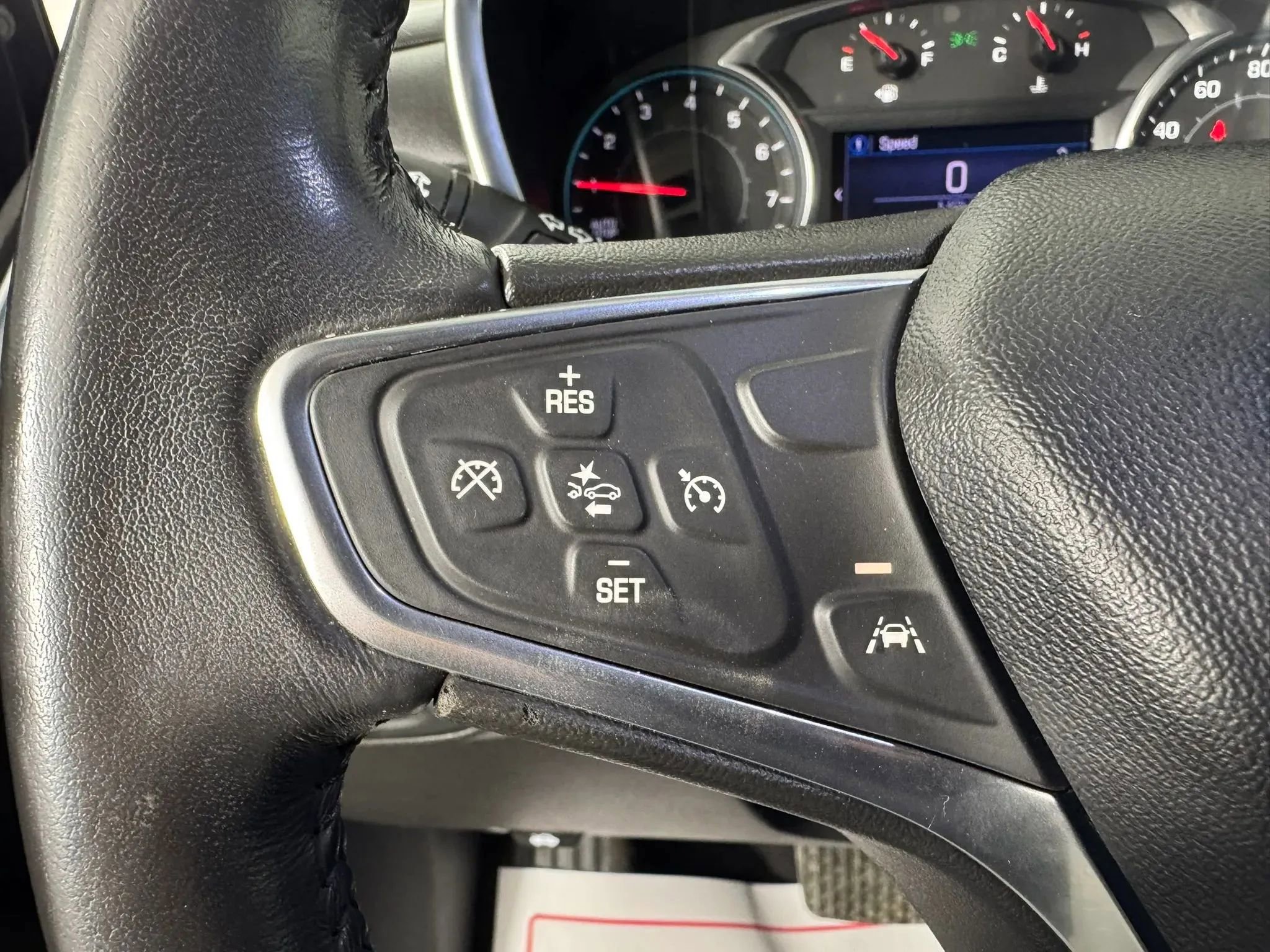 Used 2020 Chevrolet Equinox LT w/ Driver Convenience Package FWD image 15