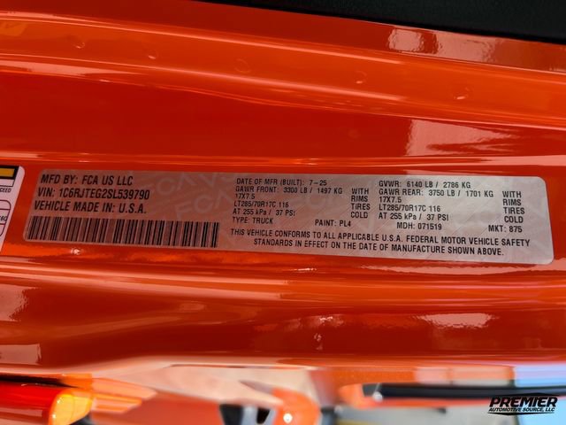 Used 2025 Jeep Gladiator Mojave image 17