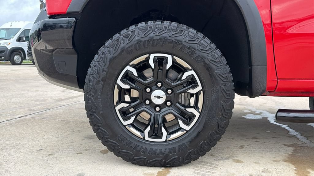 Used 2023 Chevrolet Silverado 1500 ZR2 w/ Technology Package AWD/4WD image 9