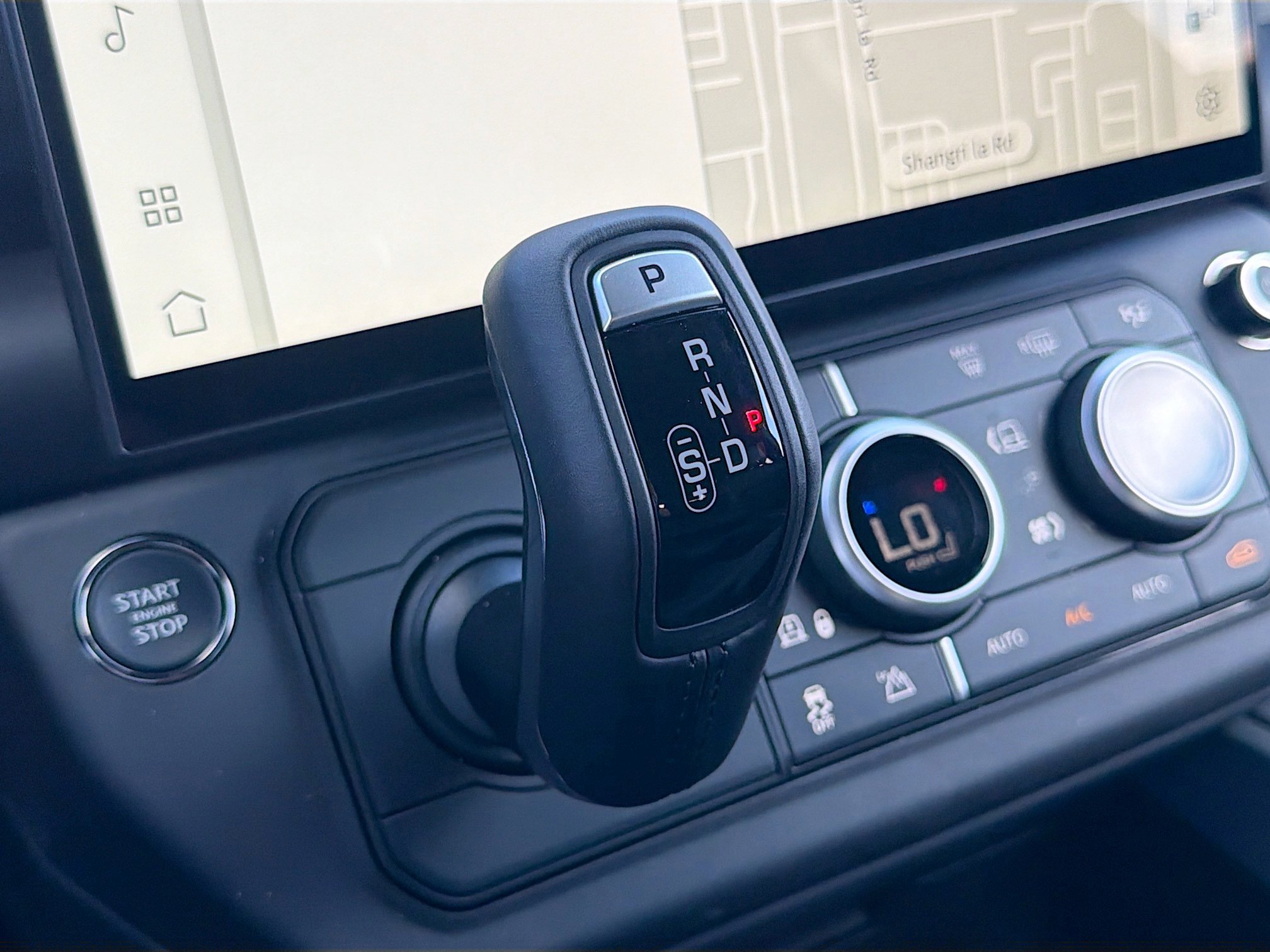 New 2026 Land Rover Defender 130 X-Dynamic SE AWD/4WD image 30