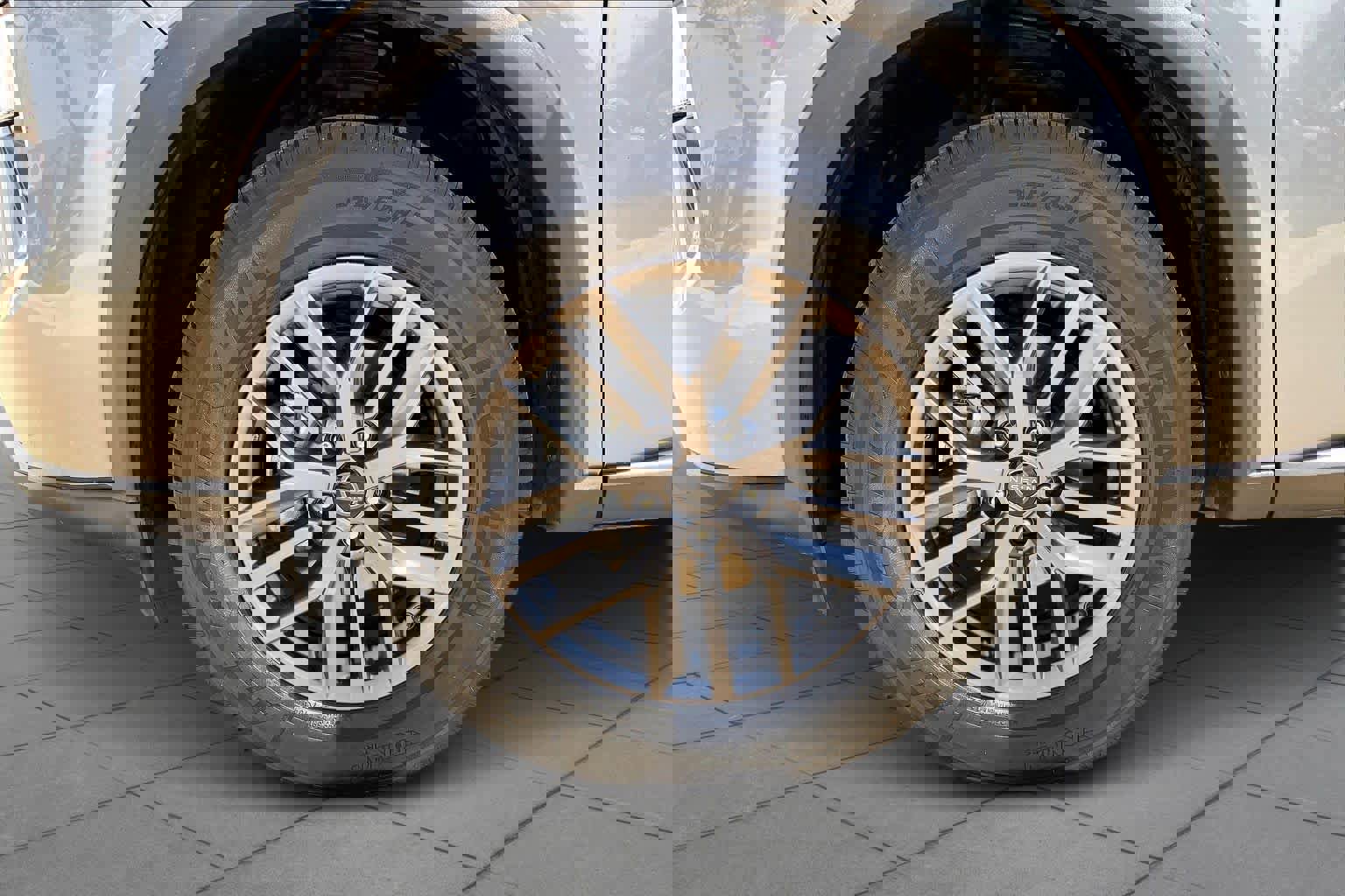 Used 2024 Nissan Rogue S image 11