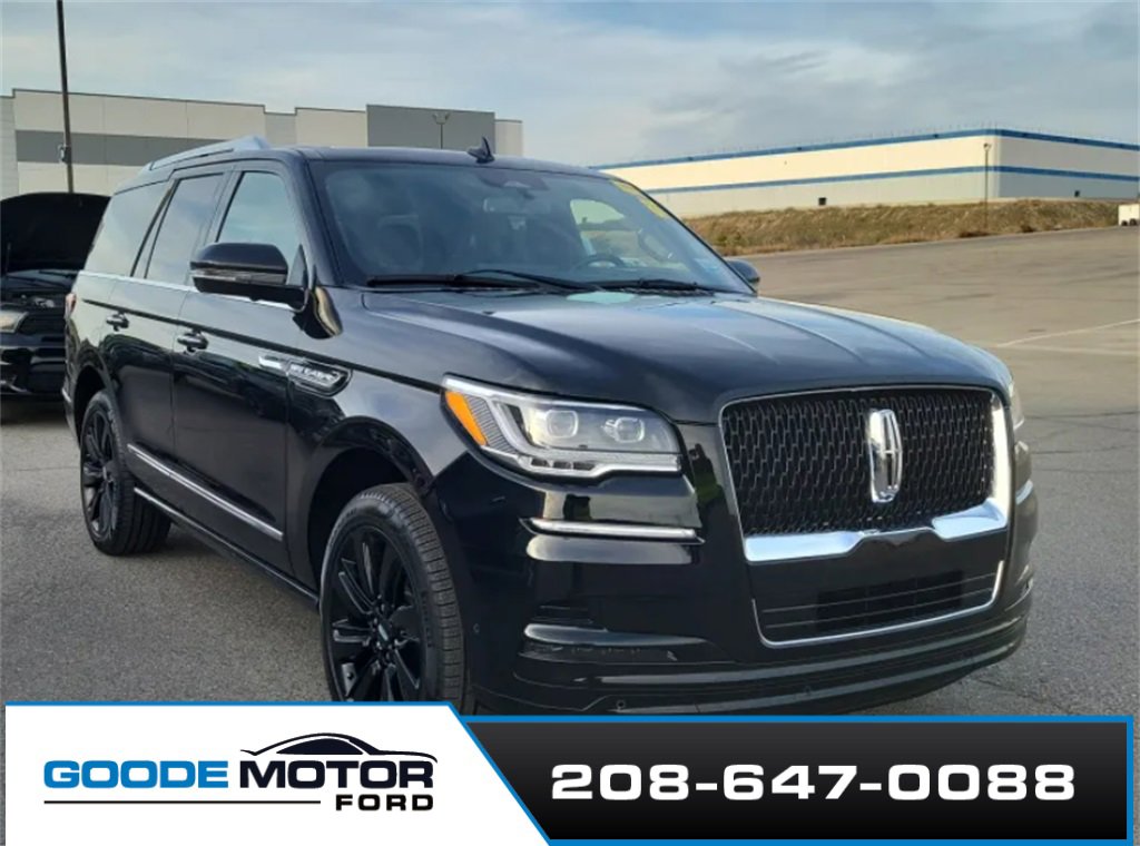 Used 2023 Lincoln Navigator Reserve image 1