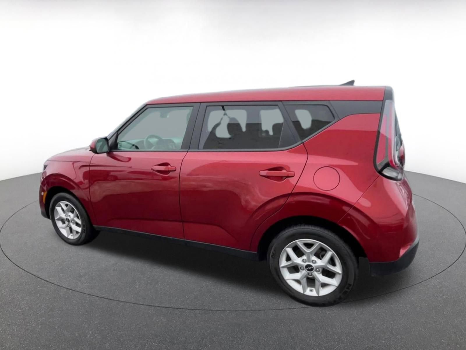 Used 2025 Kia Soul LX w/ LX Technology Package FWD image 10
