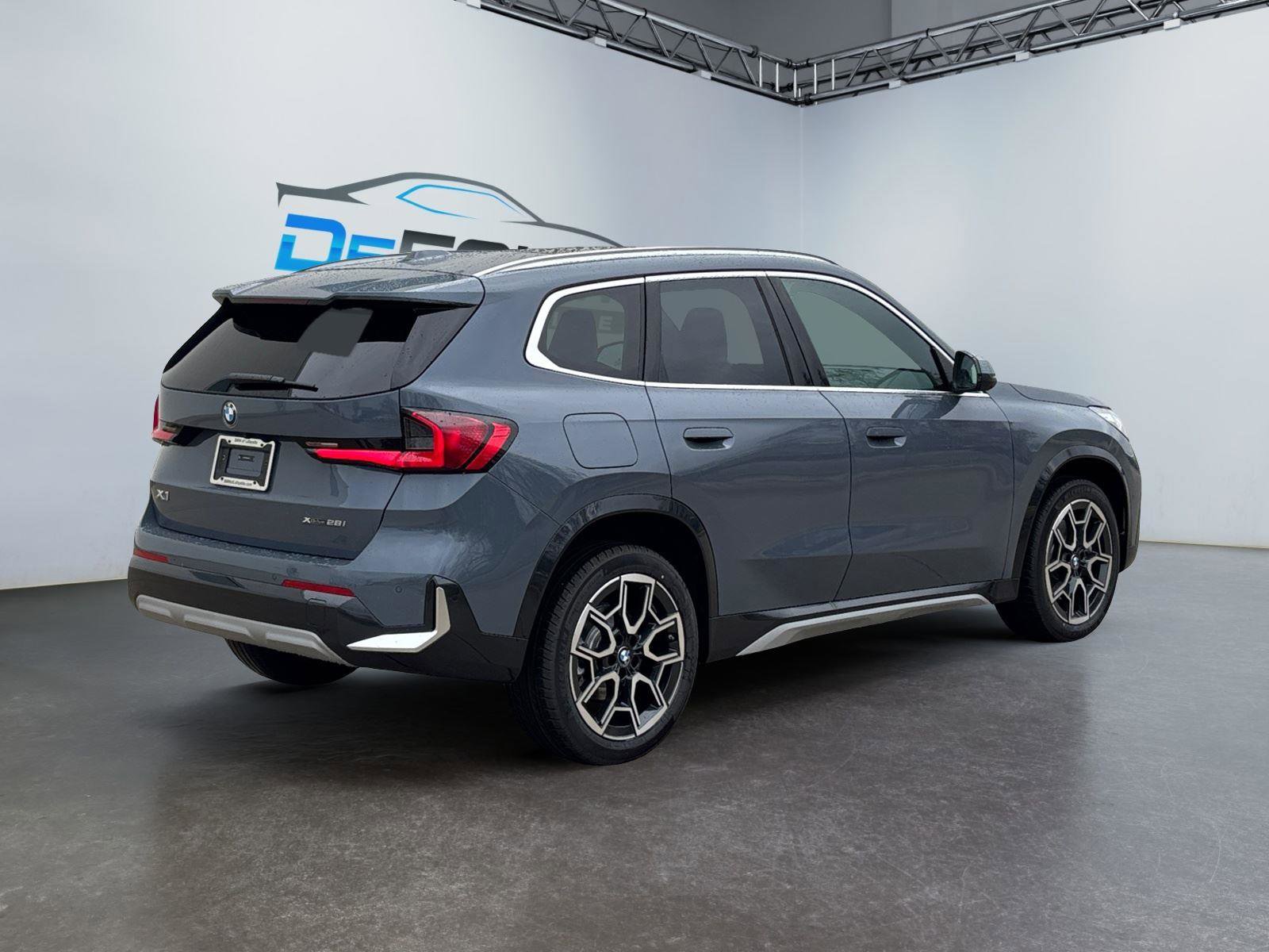 New 2026 BMW X1 xDrive28i w/ Technology Package AWD/4WD image 3