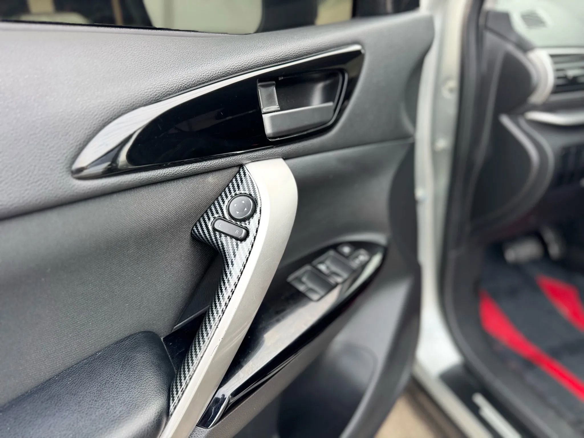 Used 2020 Mitsubishi Eclipse Cross LE FWD image 15