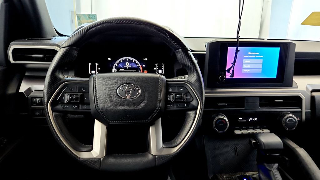 Certified 2025 Toyota 4Runner SR5 AWD/4WD image 25