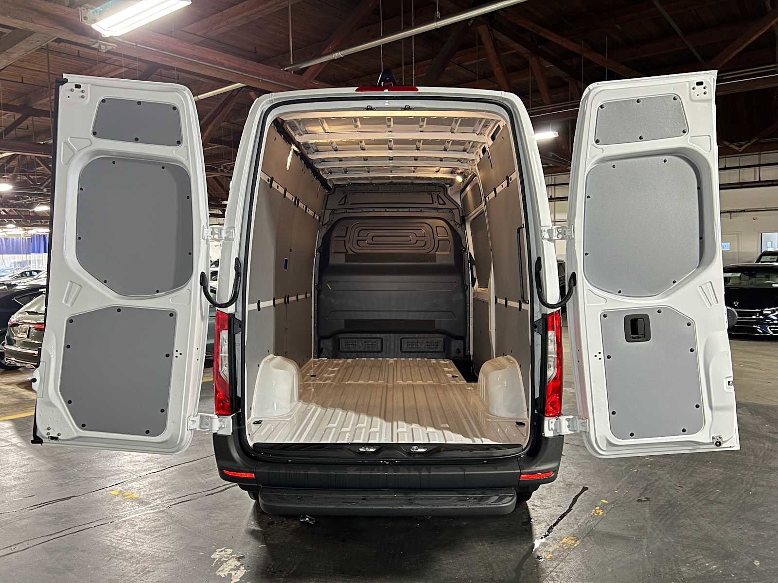 Used 2025 Mercedes-Benz Sprinter 2500 image 17