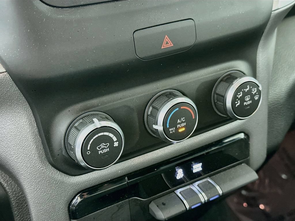 Used 2022 RAM 1500 Big Horn AWD/4WD image 24