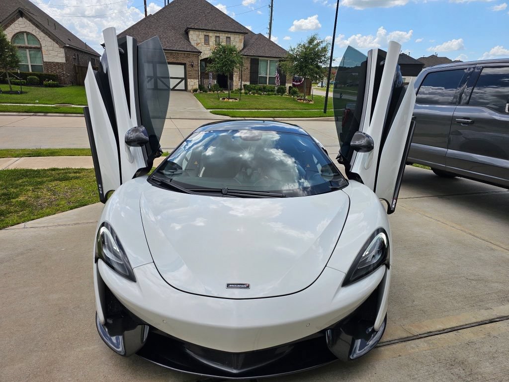 Used 2016 McLaren 570S Coupe RWD image 11
