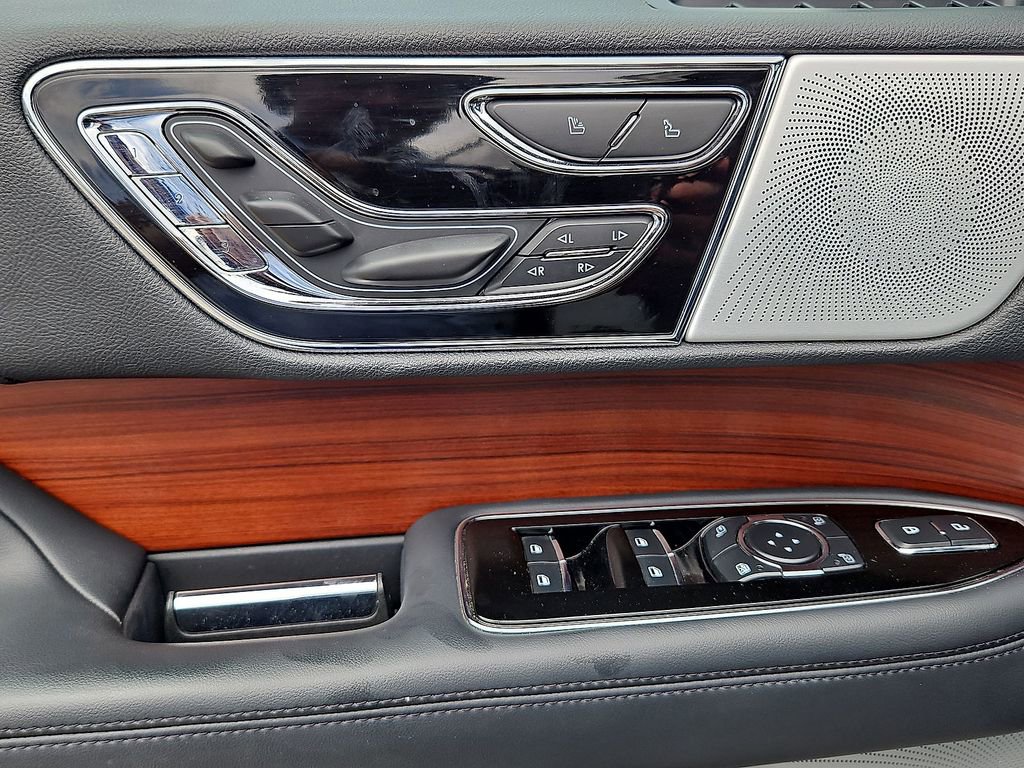 Used 2023 Lincoln Navigator Reserve AWD/4WD image 17