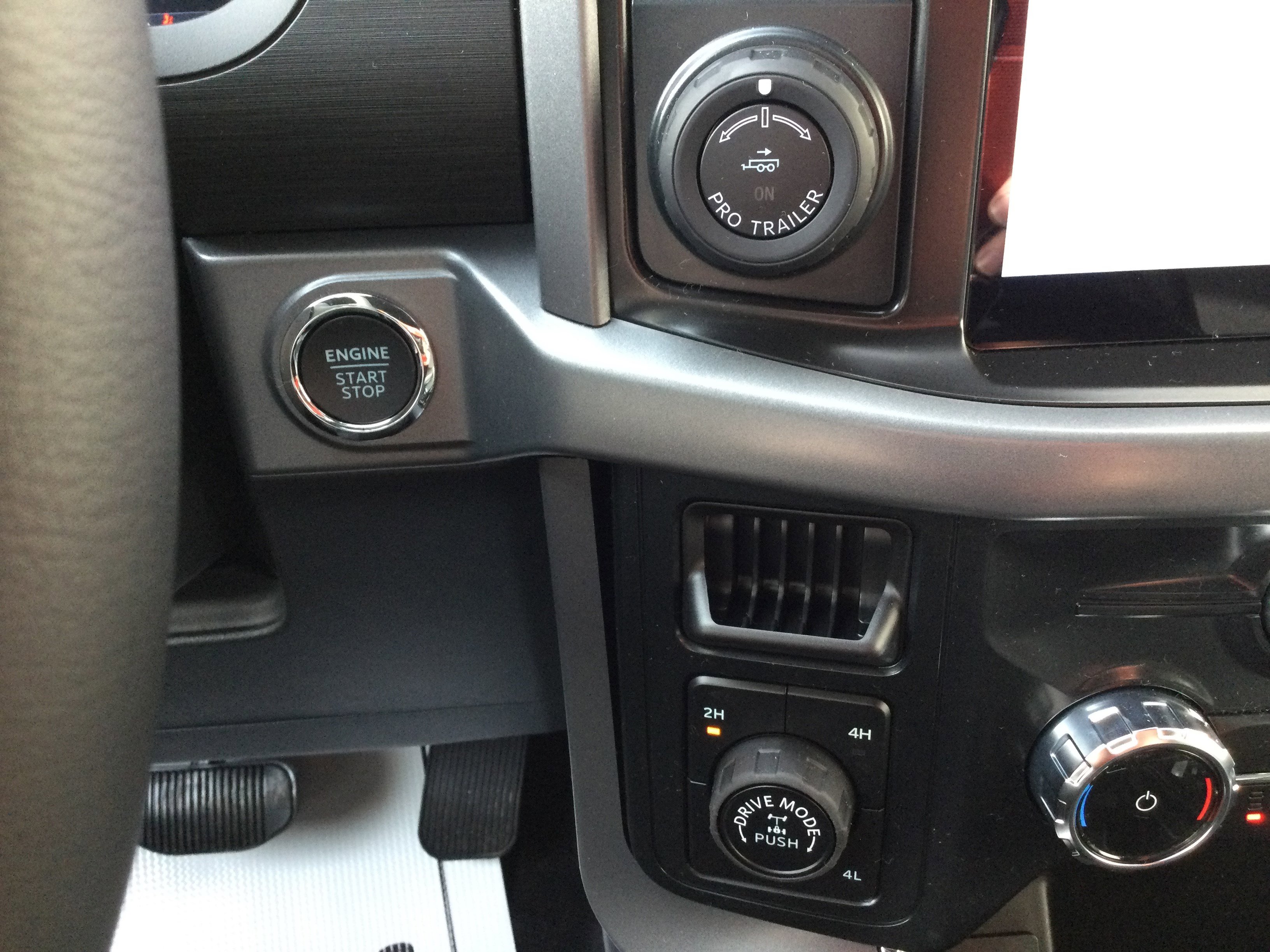 New 2026 Ford F150 XLT w/ Equipment Group 302A MID image 13