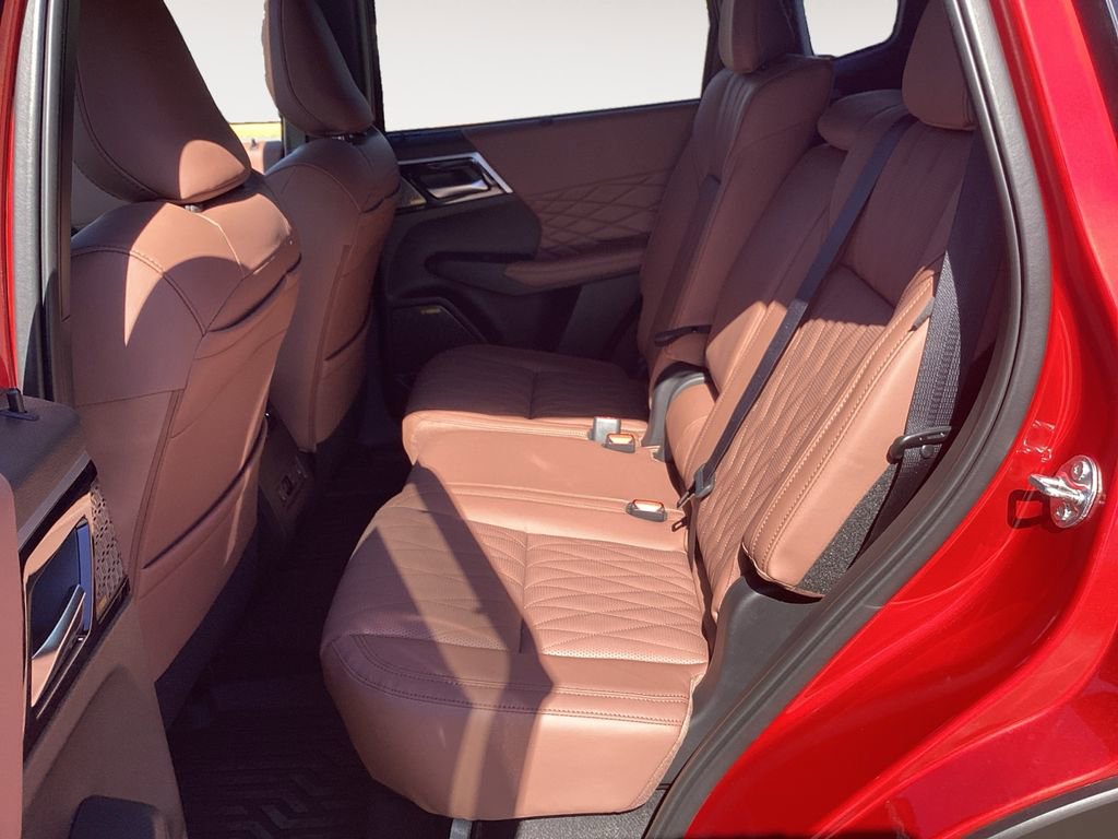 New 2025 Mitsubishi Outlander SEL image 13
