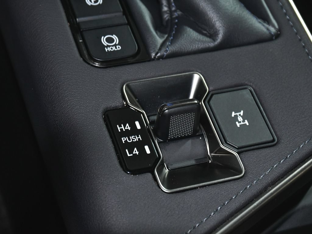 Used 2024 Lexus GX 550 w/ Accessory Package (Z1) AWD/4WD image 28