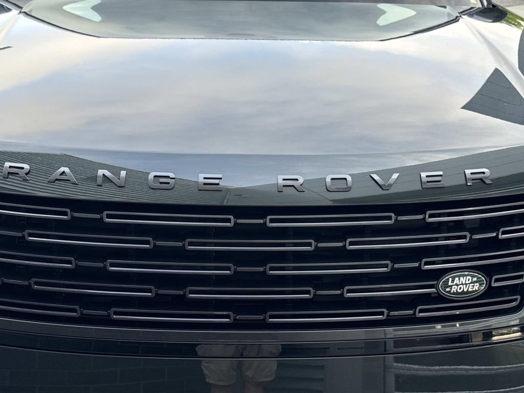 New 2026 Land Rover Range Rover Long Wheelbase SE AWD/4WD image 11