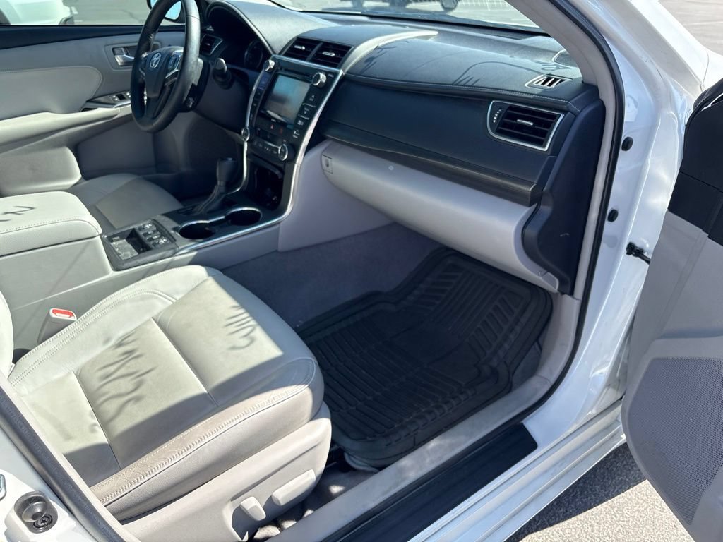 Used 2016 Toyota Camry XLE w/ Moonroof Package FWD image 15