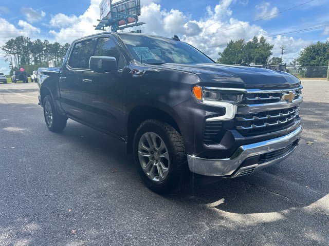 Used 2022 Chevrolet Silverado 1500 LTZ w/ Z71 Off-Road Package AWD/4WD image 7
