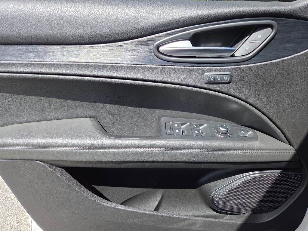 Used 2023 Alfa Romeo Stelvio Sprint image 24