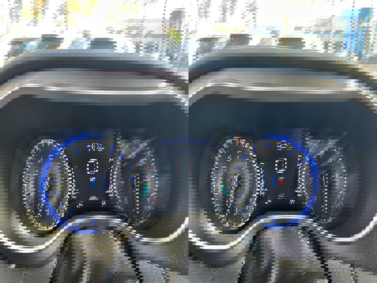 Used 2023 Chrysler Pacifica Touring-L image 24