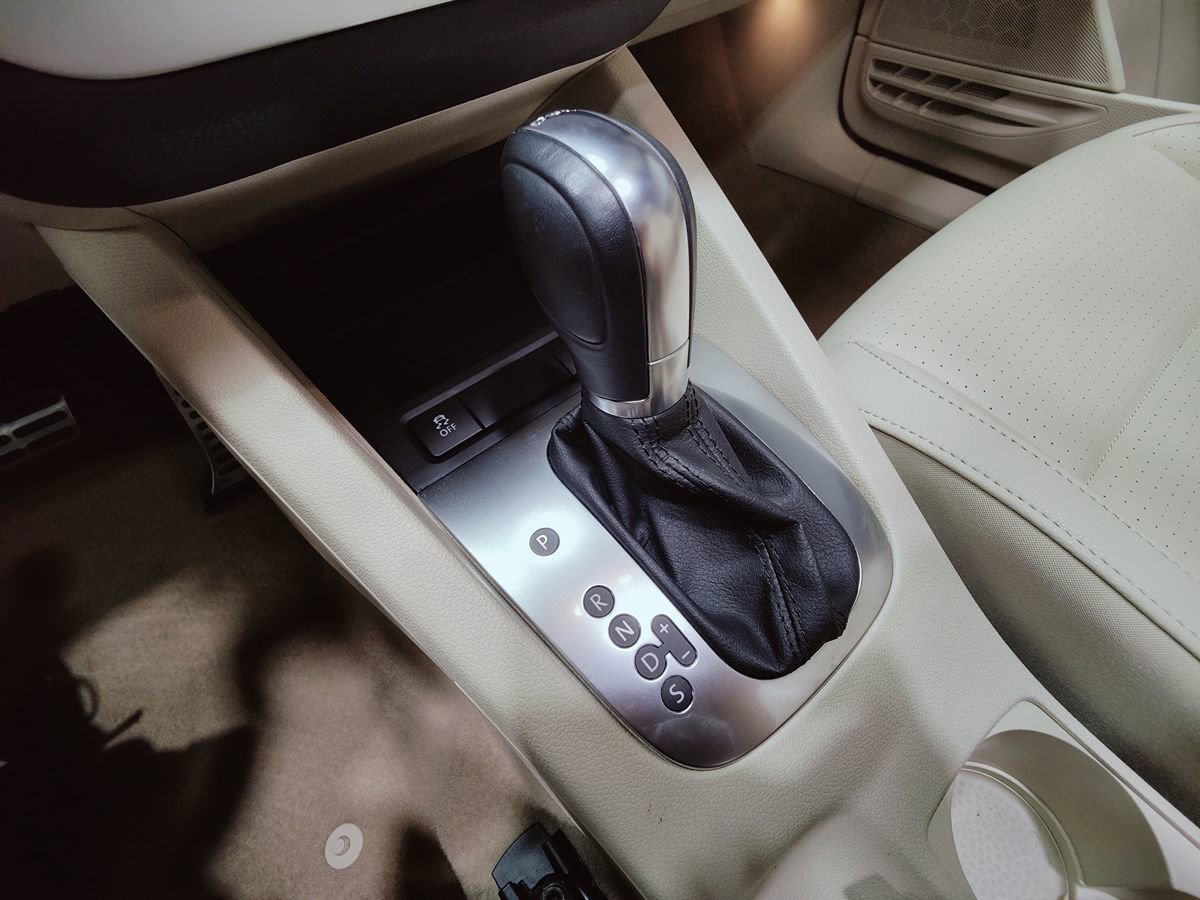 Used 2014 Volkswagen Eos FWD image 32
