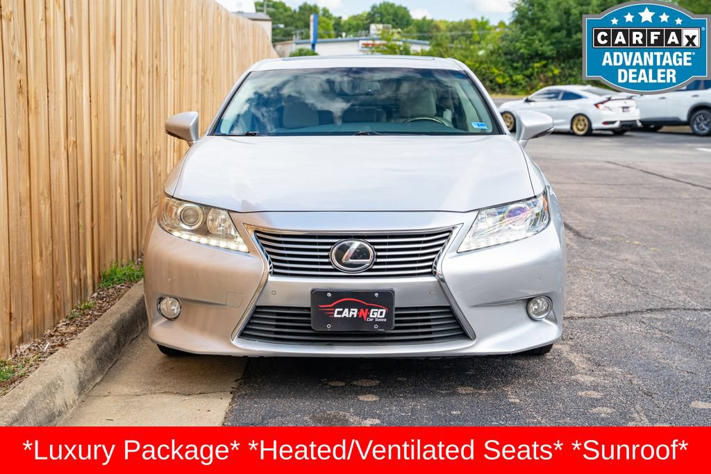 Used 2013 Lexus ES 350 w/ Luxury Pkg FWD image 2