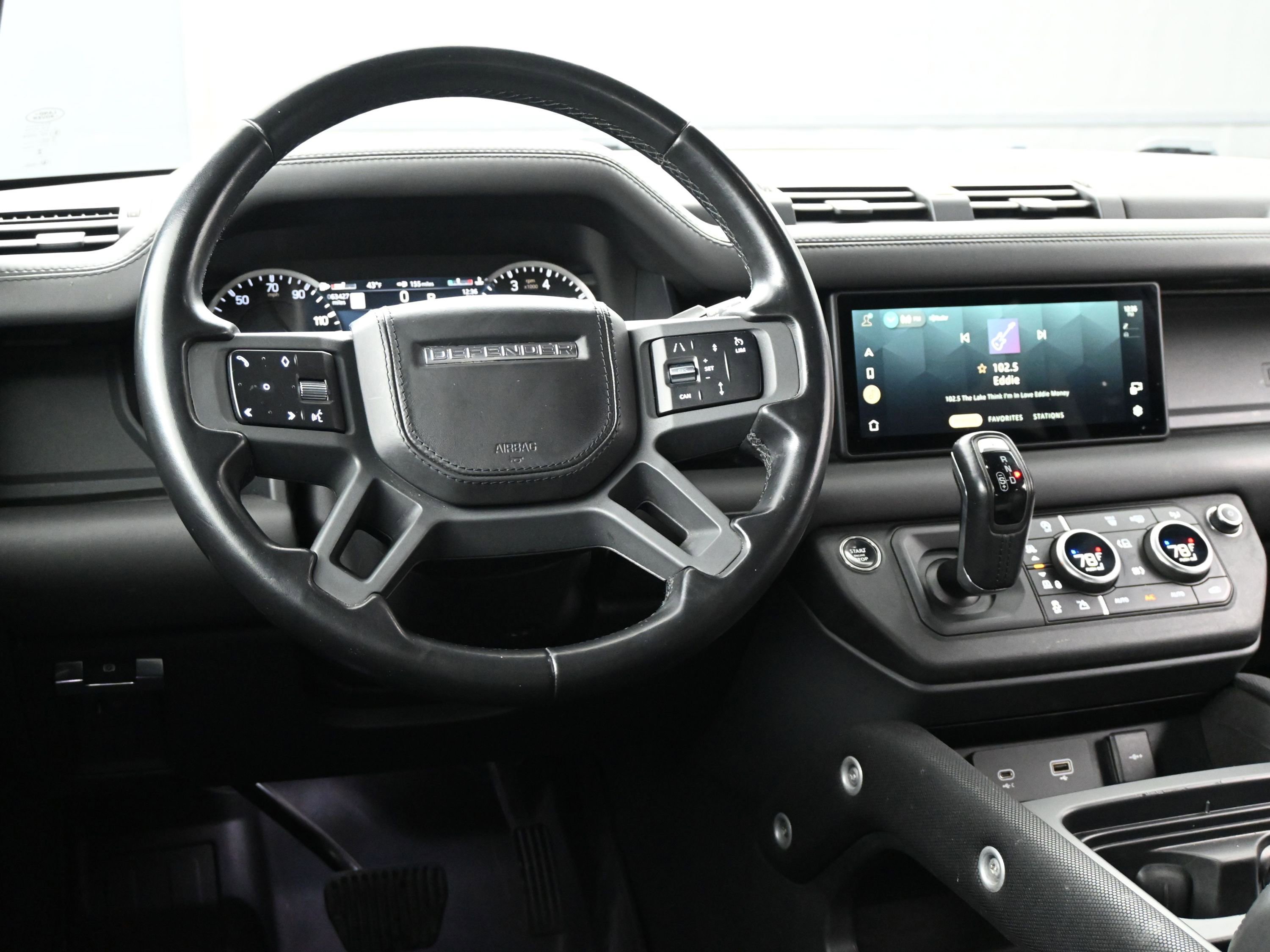 Used 2023 Land Rover Defender 110 X-Dynamic SE image 7