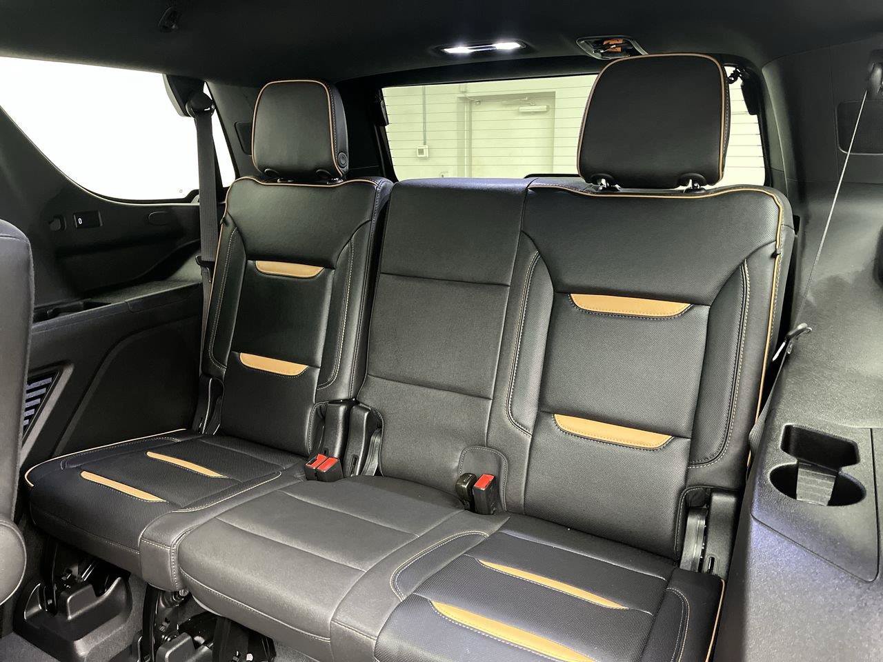 Certified 2022 GMC Yukon AT4 w/ Technology Package AWD/4WD image 15