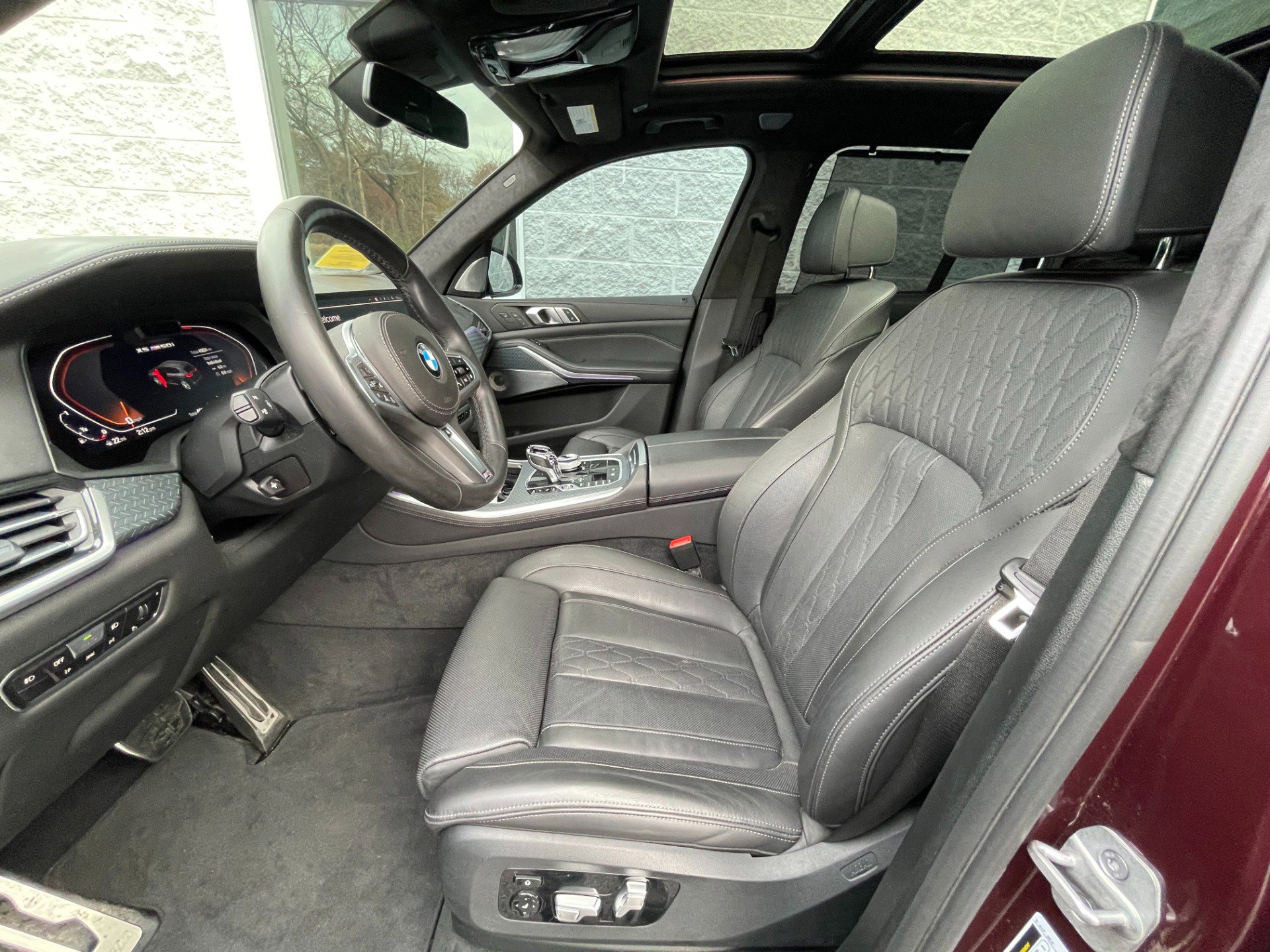 Used 2021 BMW X5 M50i w/ Executive Package image 13