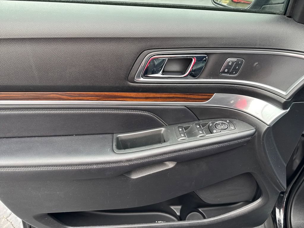 Used 2017 Ford Explorer Limited w/ Equipment Group 301A image 12