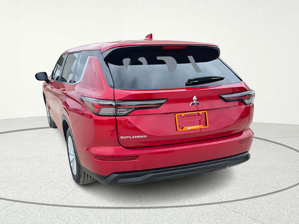 New 2026 Mitsubishi Outlander ES image 5