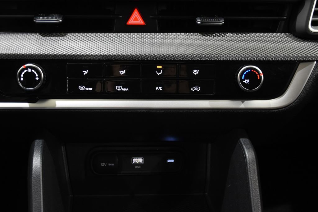 Used 2025 Kia Sportage LX image 20