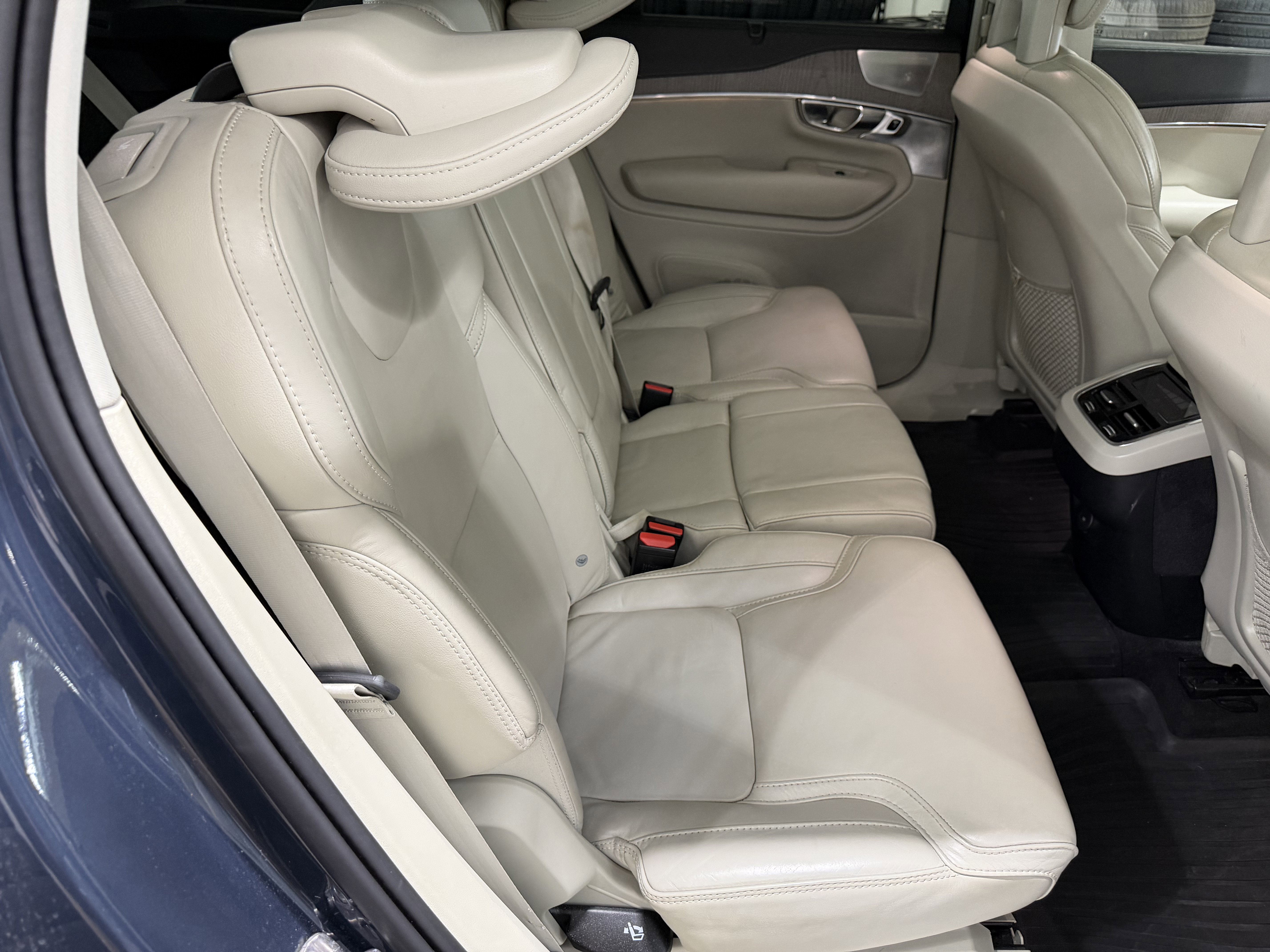 Used 2023 Volvo XC60 B5 Ultimate w/ Climate Package AWD/4WD image 27