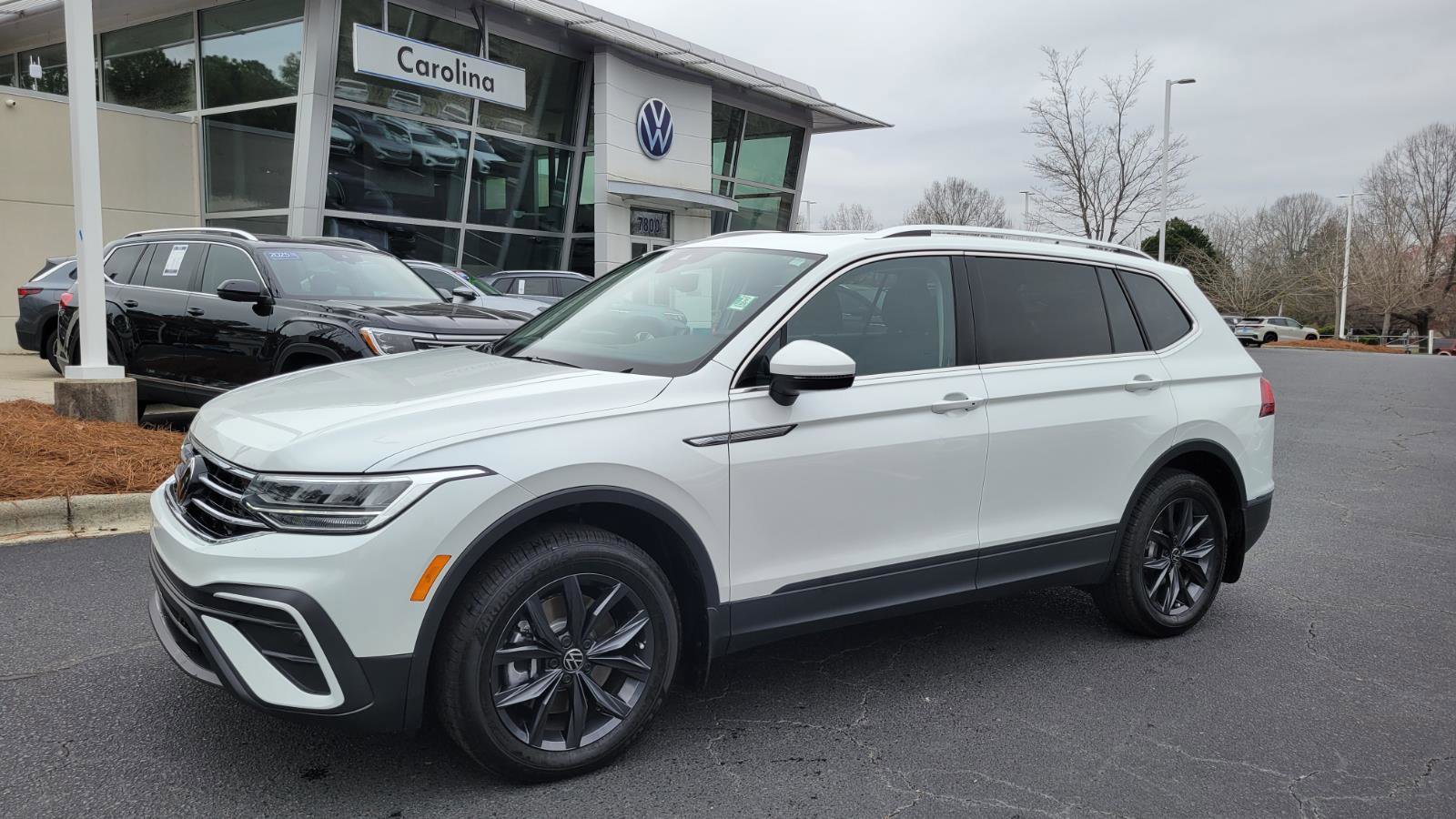 Certified 2023 Volkswagen Tiguan SE w/ Panoramic Sunroof Package