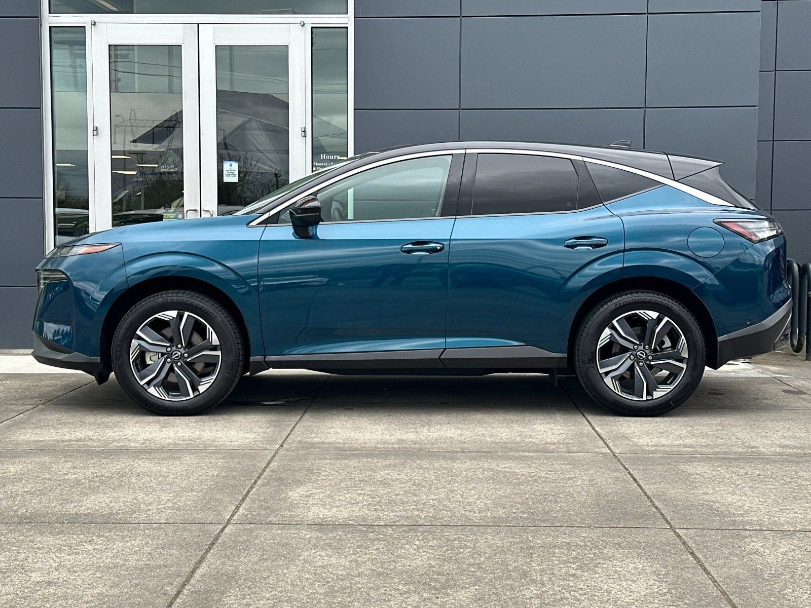 Used 2025 Nissan Murano SL w/ Cargo Package AWD/4WD image 6