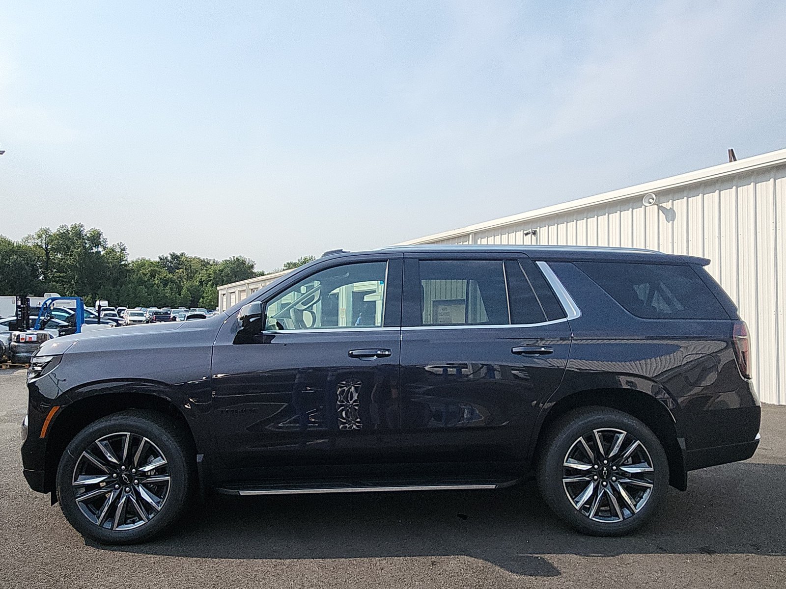 New 2026 Chevrolet Tahoe LS w/ LS Custom Edition AWD/4WD image 2