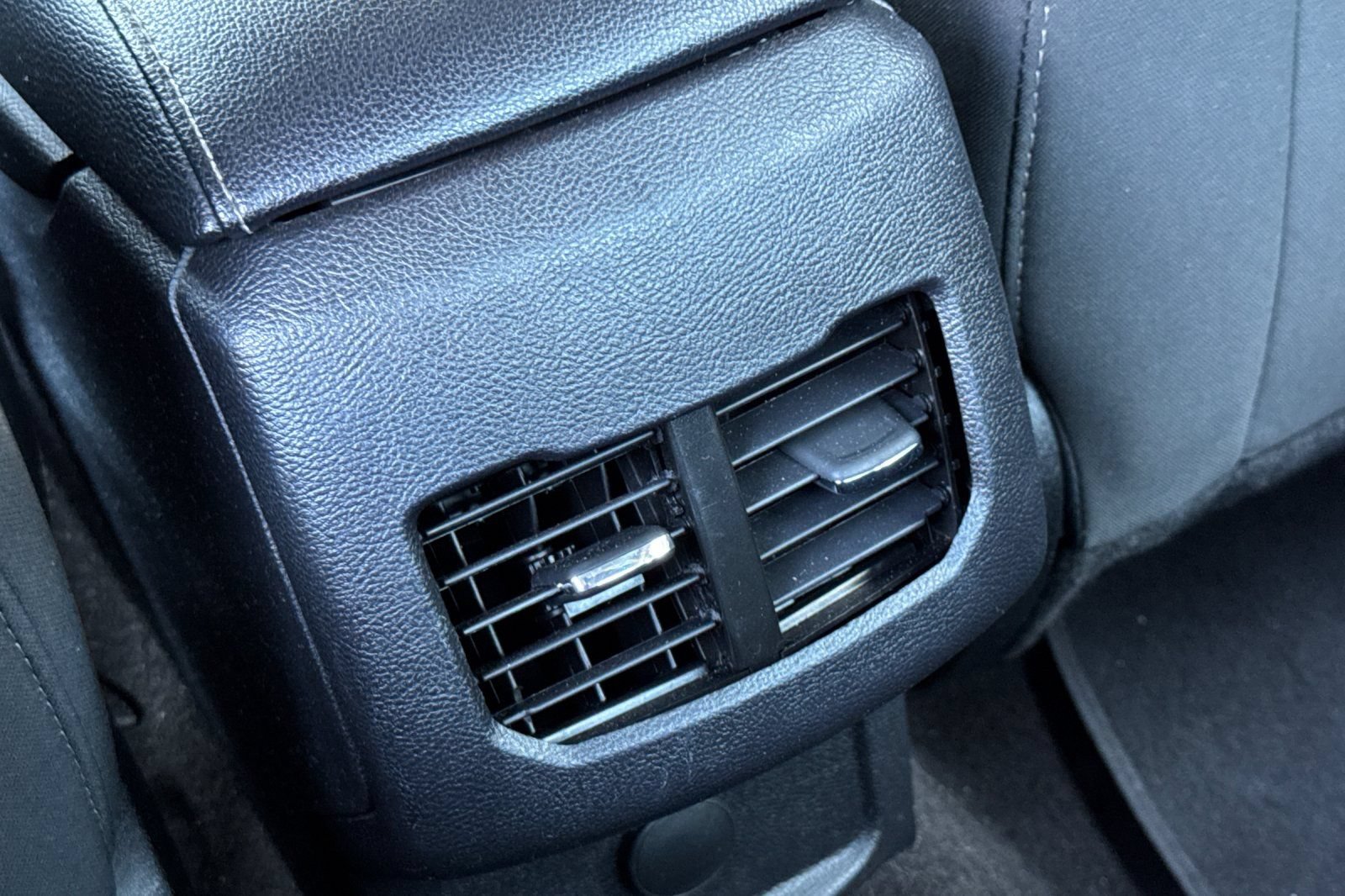 Used 2020 Ford Fusion SE FWD image 42
