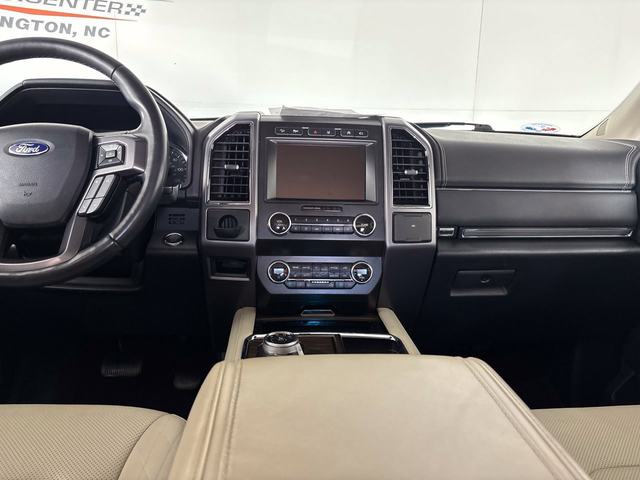 Used 2019 Ford Expedition Platinum AWD/4WD image 28
