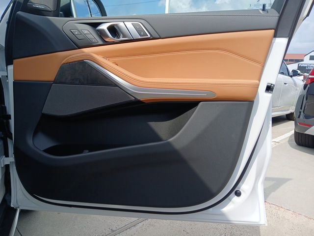 New 2026 BMW X5 xDrive50e image 18