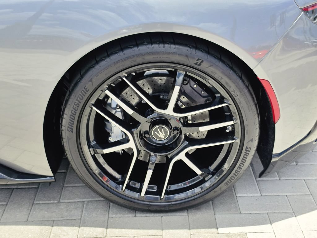 Used 2022 Maserati MC20 Coupe RWD image 8