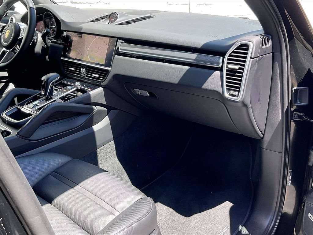 Certified 2023 Porsche Cayenne Platinum Edition AWD/4WD image 19