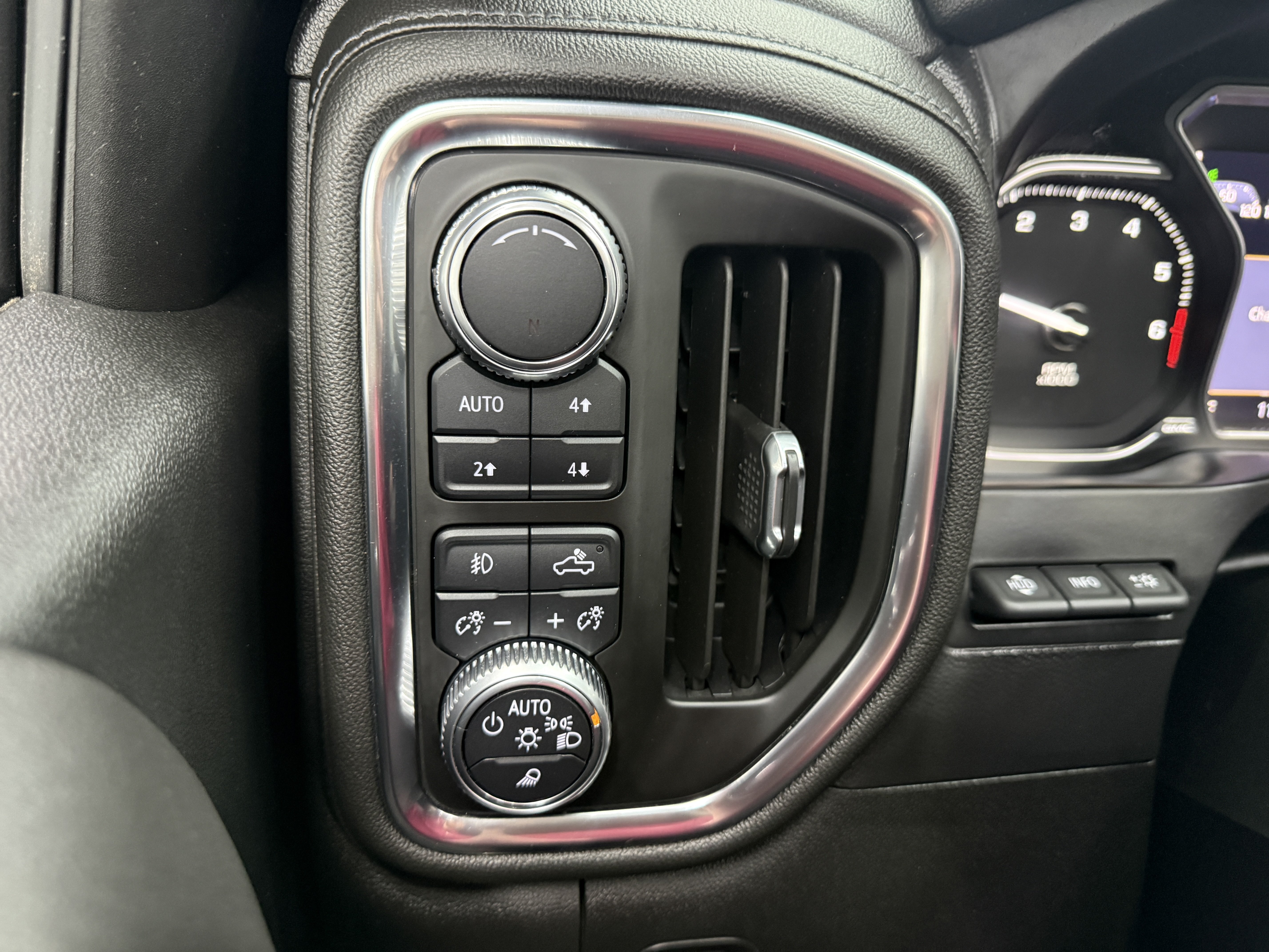 Used 2019 GMC Sierra 1500 Denali w/ Denali Ultimate Package AWD/4WD image 19