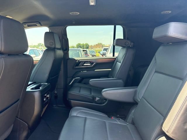 Used 2025 GMC Yukon XL Denali AWD/4WD image 26