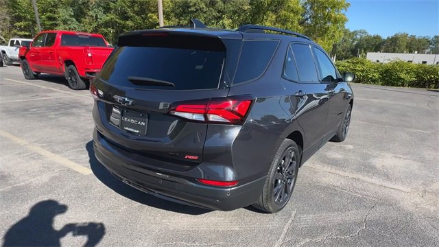Used 2022 Chevrolet Equinox RS w/ Infotainment Package image 8