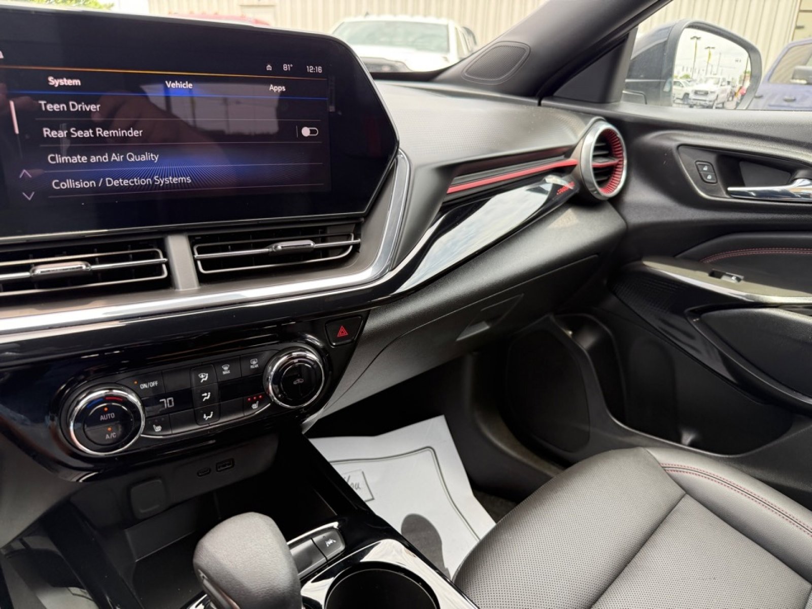 Used 2024 Chevrolet Trax RS w/ Driver Confidence Package image 30