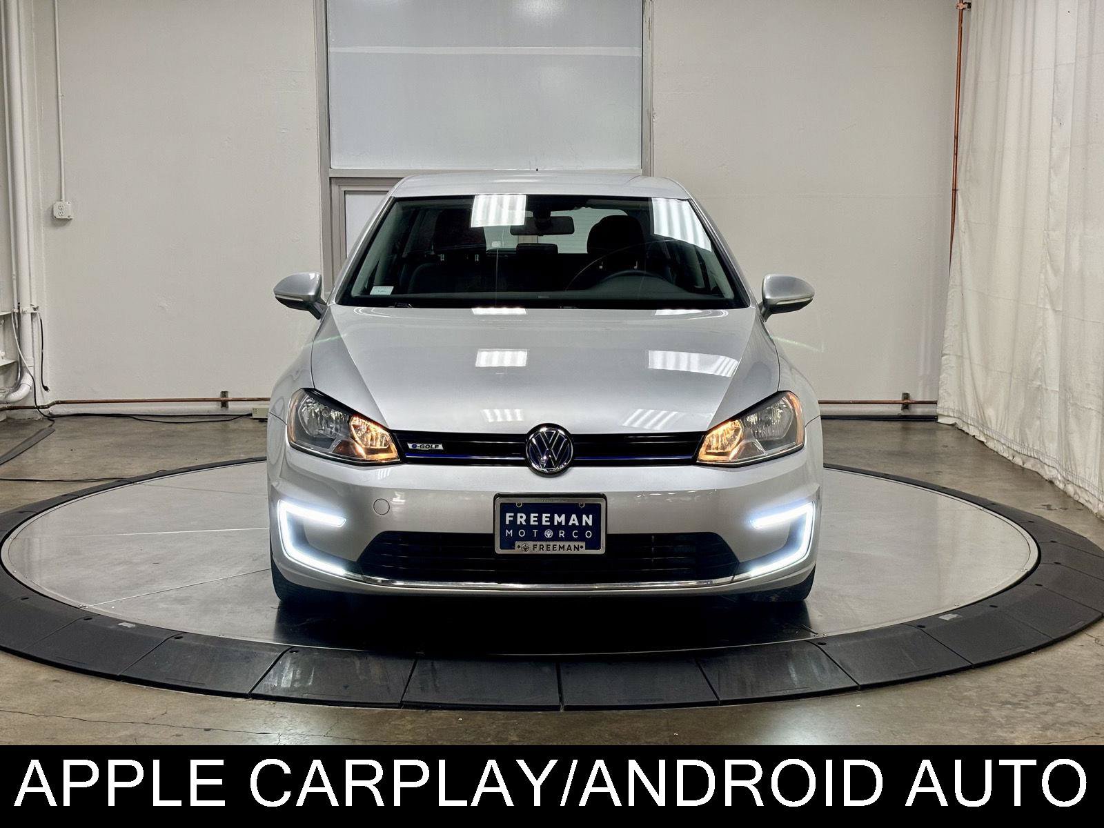 Used 2016 Volkswagen e-Golf SE FWD image 2