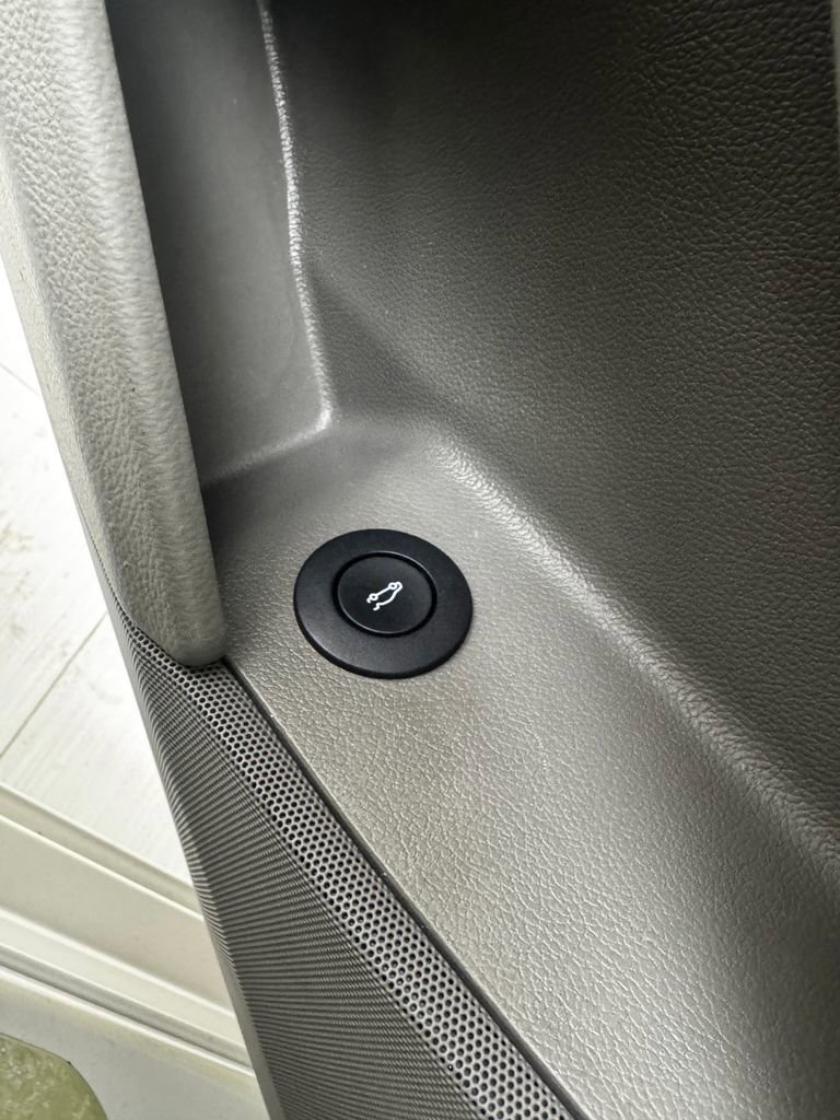 Used 2014 Cadillac XTS Platinum image 35