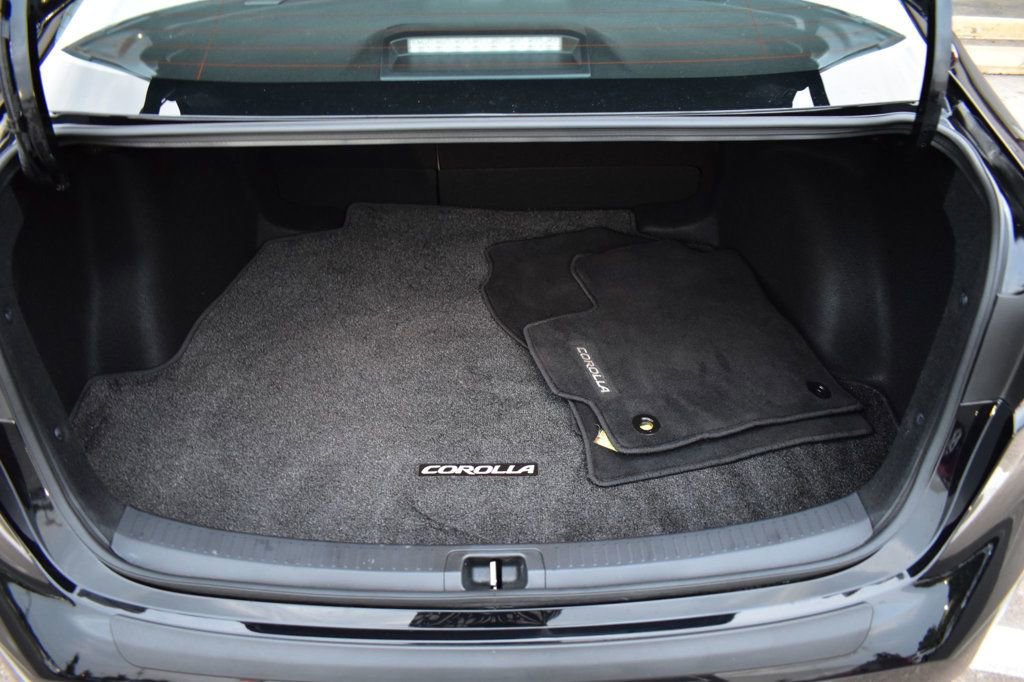 Used 2025 Toyota Corolla LE image 40