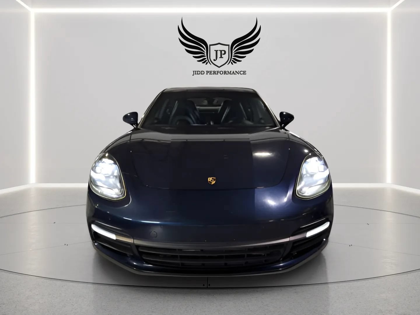 Used 2017 Porsche Panamera 4 w/ Premium Package AWD/4WD image 2